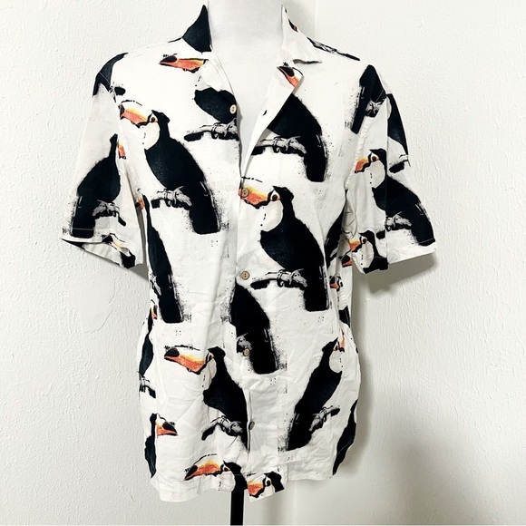 L.O.G.G. by H&M Small Button Down Tucan All Over Print Short Sleeve Shirt - Picture 1 of 8